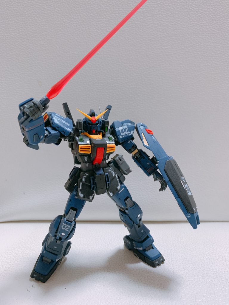 ビームサーベル、刀身がちょっと長い気もしないでもないがまぁ気にしない気にしない(･x･)