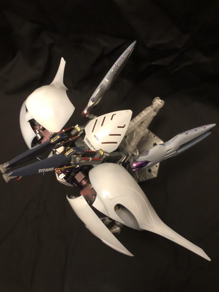 キュベレイ+ウーンドウォートなので巡航形態っぽい変形も