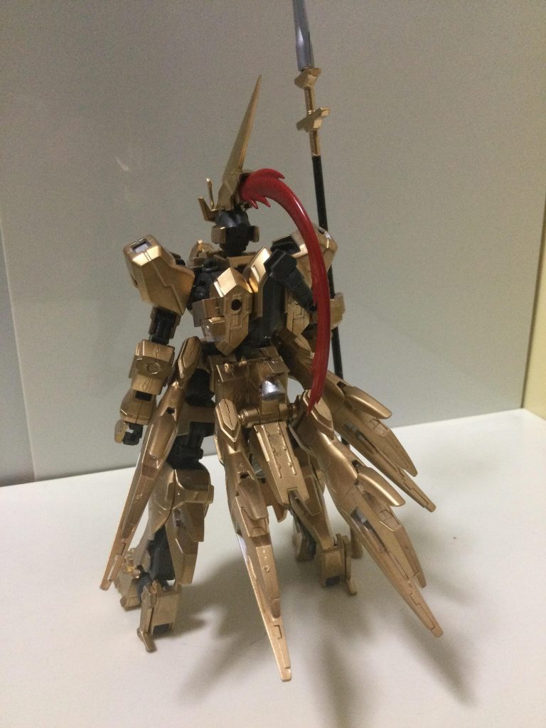 背中はバルバトスの物を簡易的に改造。腰にスラスターマシマシにして機動力を高めているイメージ