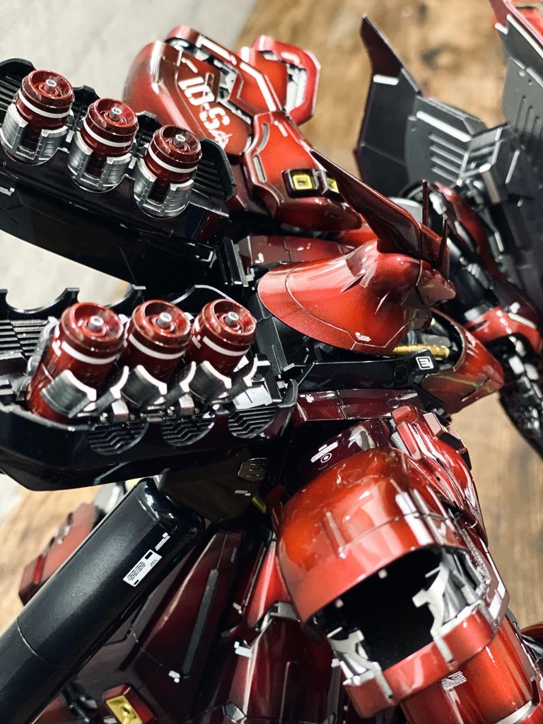 ファンネル周りの塗装は大変でしたが、メカメカしくて堪らない作りですね👍