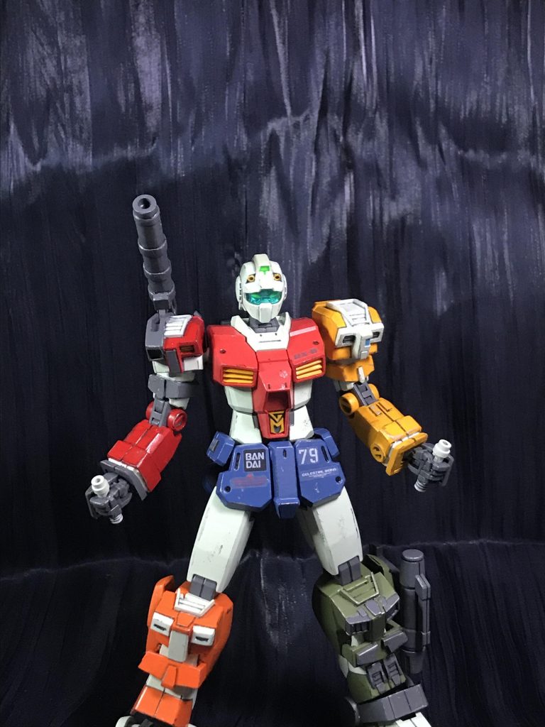 脹脛からビームサーベルを取り出し