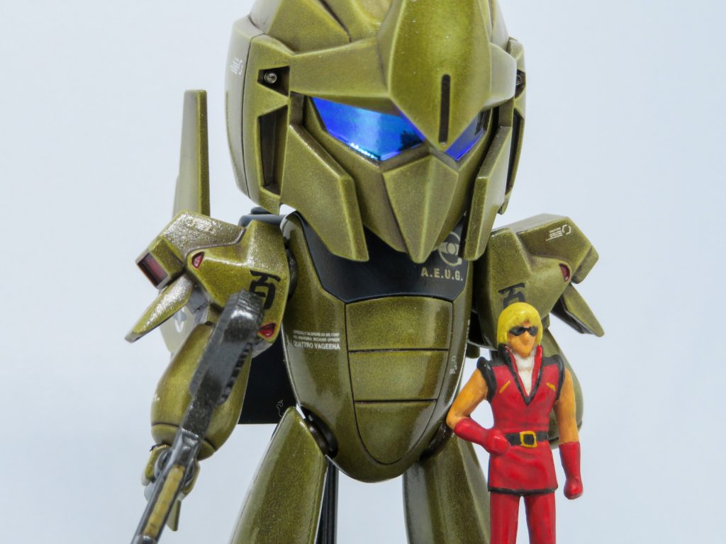 胴体にガンダムデカール百式Ver.1.0用から、パイロットはクワトロ大尉であることを明記(笑)クワトロ大尉は旧キット1/100リック・ディアスに付属の1/48