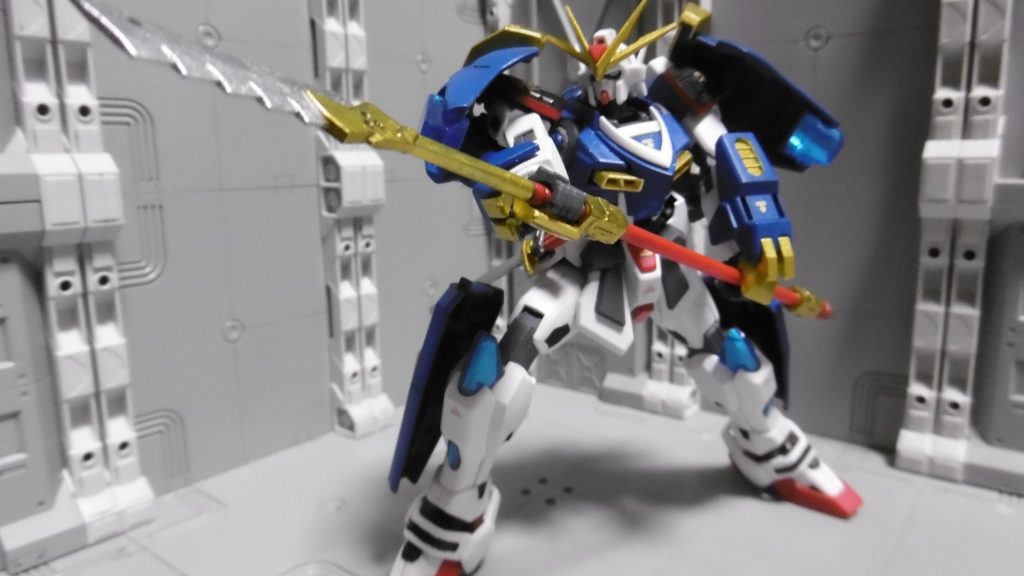 武者と言えば薙刀。という事で祭ウェポンのを長くしました。懸架も考えていましたが色々と問題があったので、必要なら出撃時に持ち込むスタイル。不要になったら敵に投げつけます。