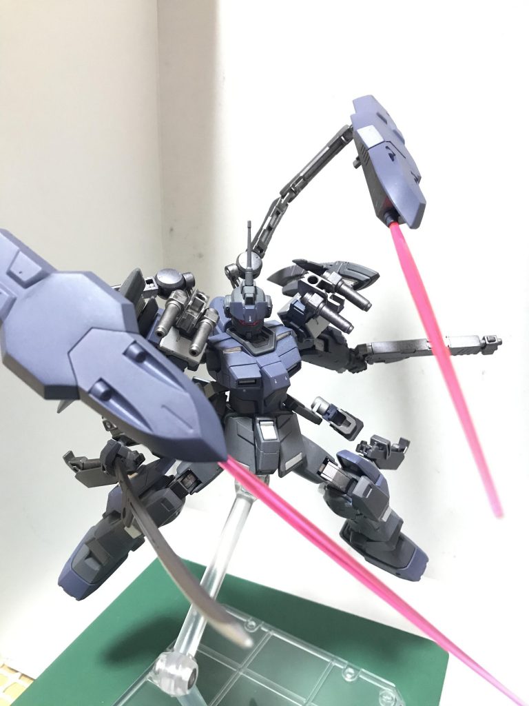 敵機がシールドを使ったとしても多角的に襲いかかる