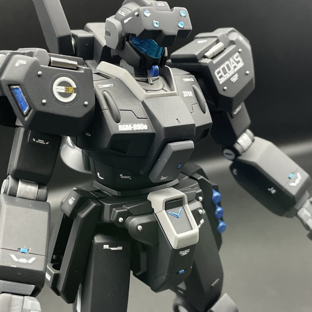 胸部装甲を取ったところです。