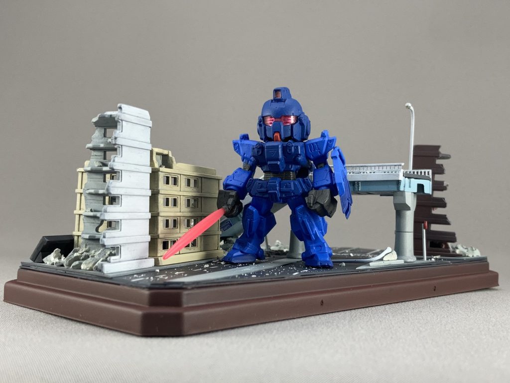 色々乗せてみました。ダメージが激しいので汚してあるのが一番似合いますね