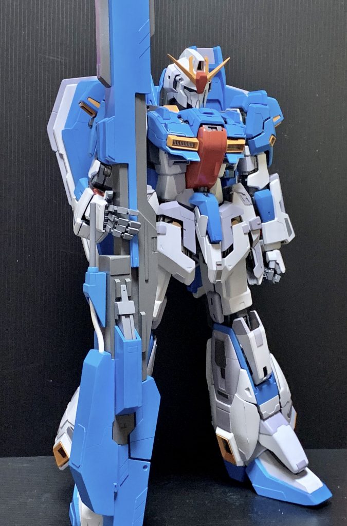 塗装後、完成絵と比較するとデカール等で情報が増えているのがわかると思います。