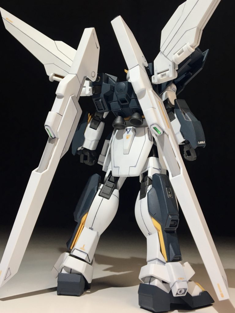 背中は緑がなくて、ちょっと地味w