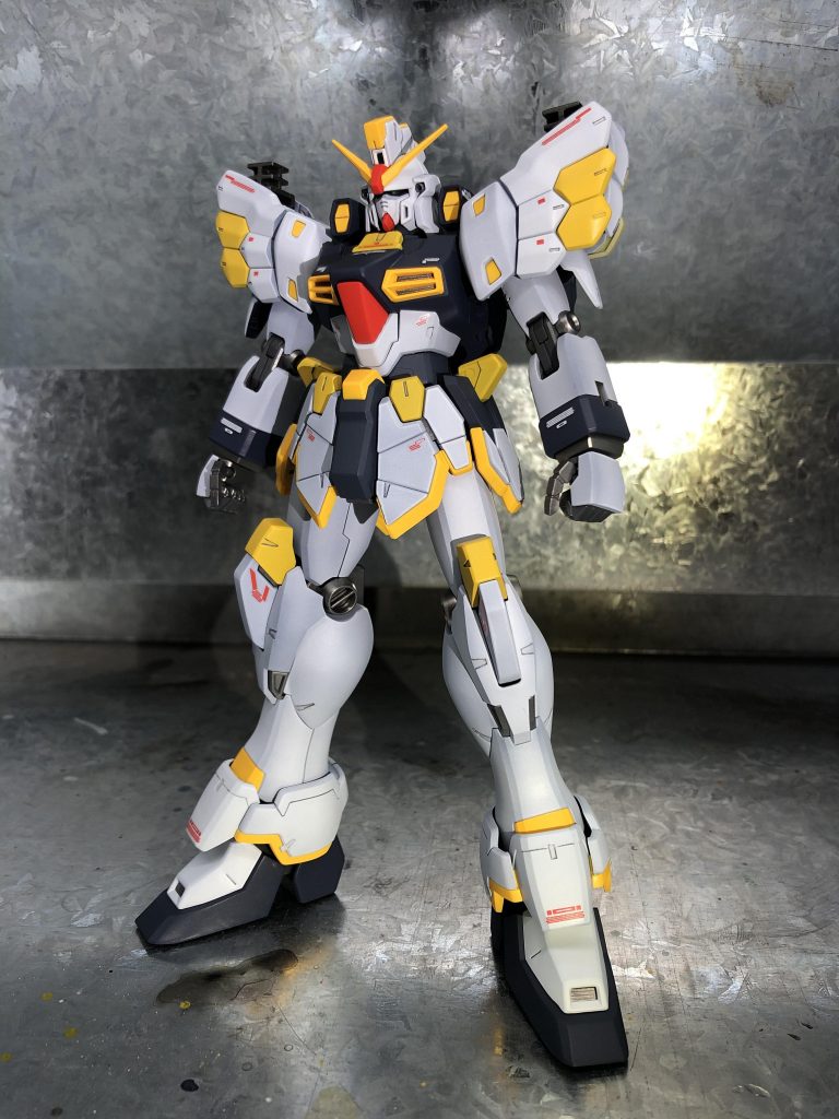 中の人のカラーリングは少し変えてますホワイトは黒立ち上げに挑戦、もっとエッジに黒を残しても良かったかなー!