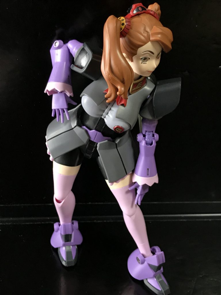 こんな立ち方もできちゃいますし…