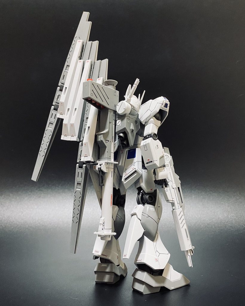 続けて後ろから。キットの造形を活かすために程よいディテールアップを心がけています。