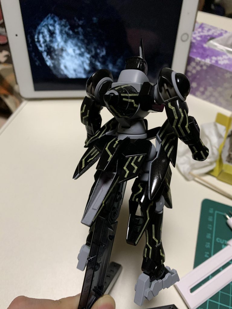 一応制作中のマスキングの画像も載せます。パターンや貼る位置考えたりしてマスキング頑張ってみたんですが残念な結果に…