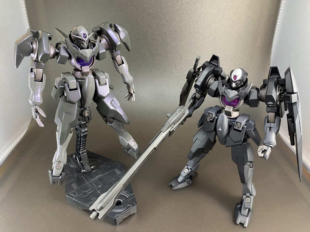 前回作ったジンクスⅣと。エッジや仕上げの違いで、かなり雰囲気が変わりますね。