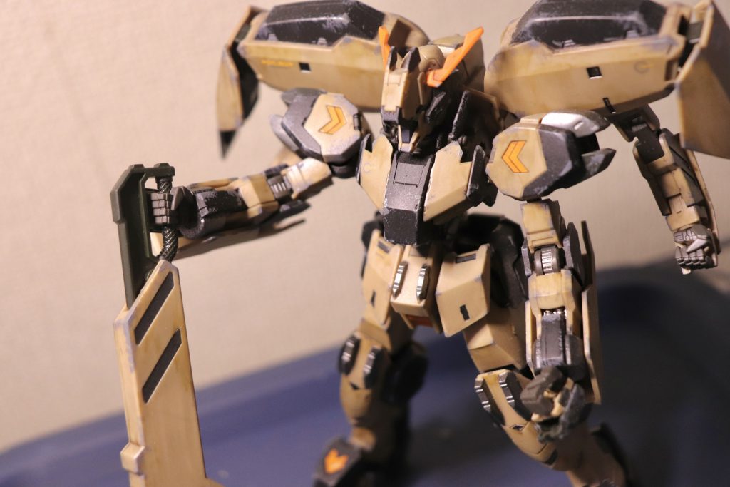 このでっけーギロチン、ポージングめちゃくちゃ難しい、、、写真では良い感じに撮りましたが、画角の外ではめっちゃダサいです笑鉄血キット楽しい!ご覧いただきありがとうございました!