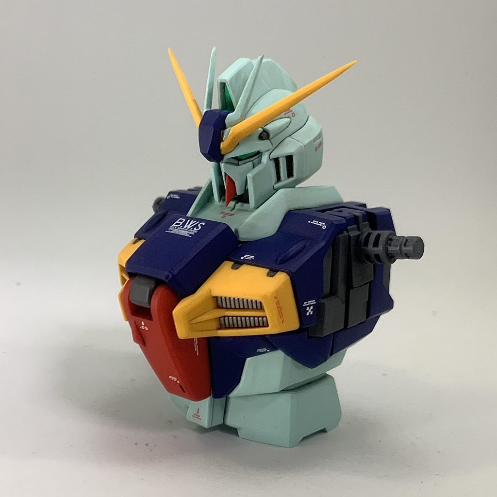 肩軸の位置変更を参考までに。かのキットは肩位置だけでかなり印象が変わると思います。