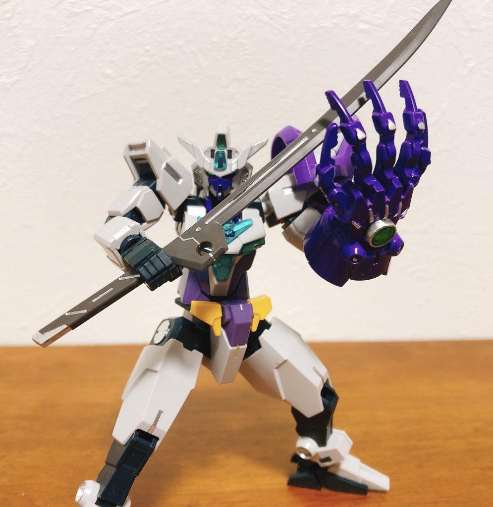 少しポージング！コアガンダムの作成は初でしたが、良く動くし、改造にはもってこいの機体だと思いました。 