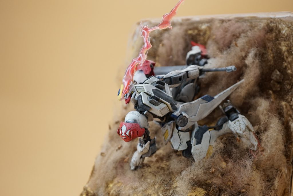 眼光あり背中から