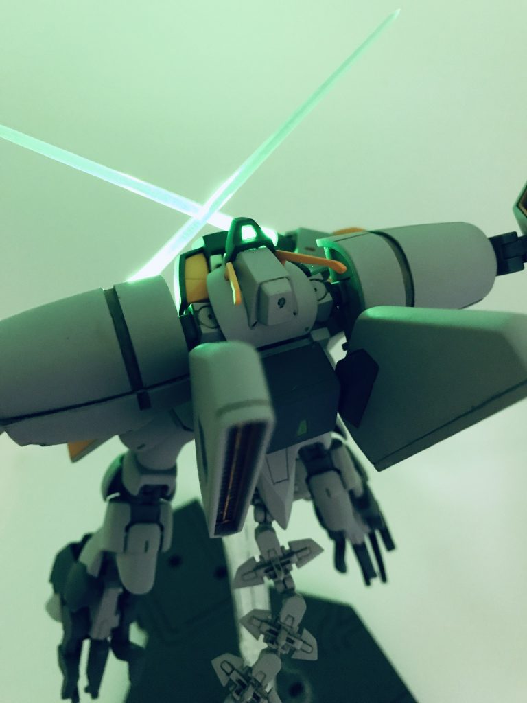 一応バイザー後部も光ります。