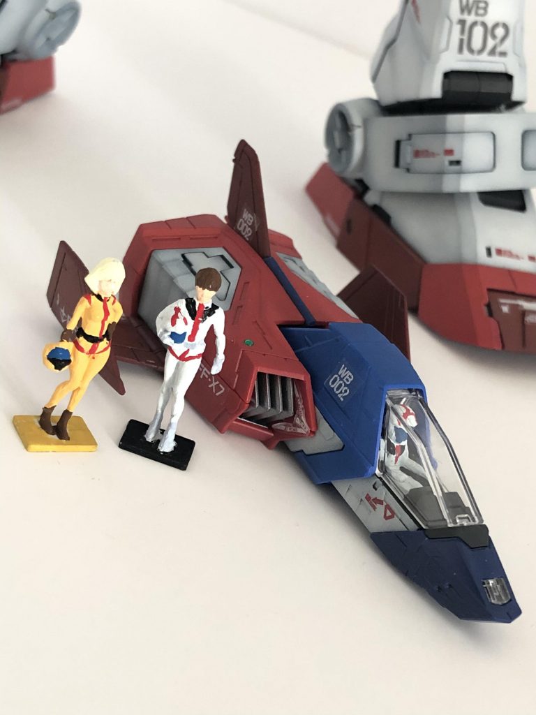 付属のアムロとセイラさん。あとコアファイター。