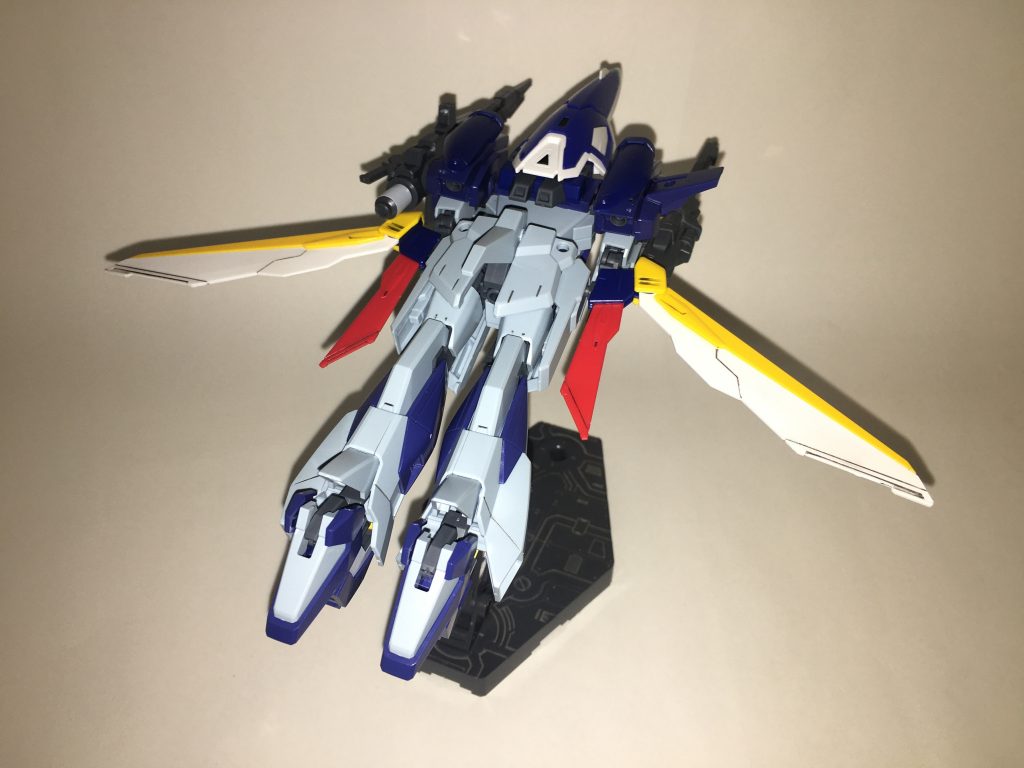 飛行形態、背面。