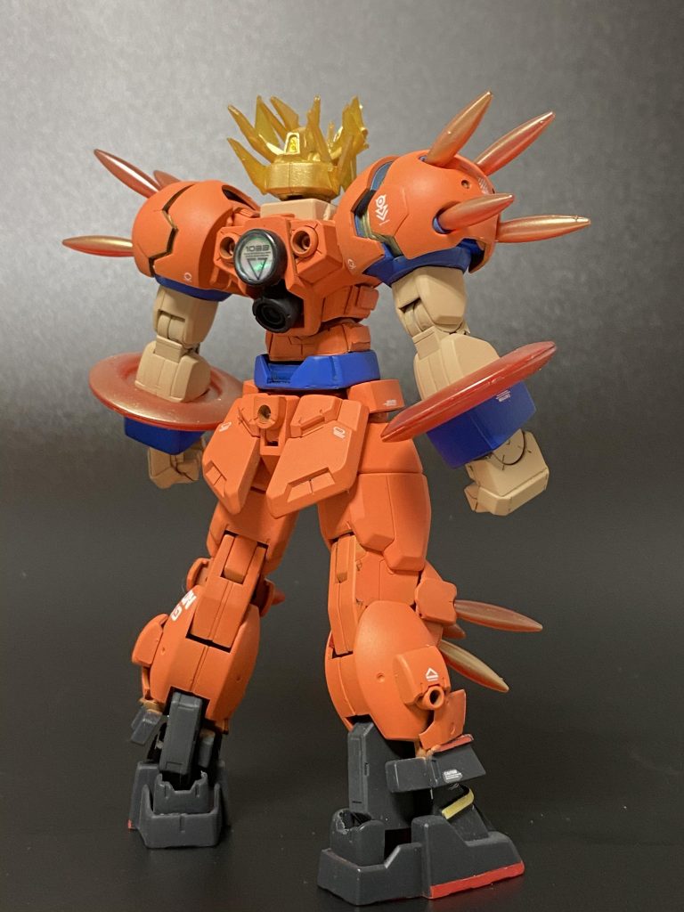 スーパーモード、前後から。
全リミッターが解除され、圧倒的戦闘力を発揮する。