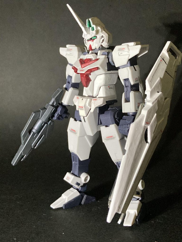 ユニコーンモード
頭部を加工して一本角に変更。シールドは本家から少し加工して作成しています。