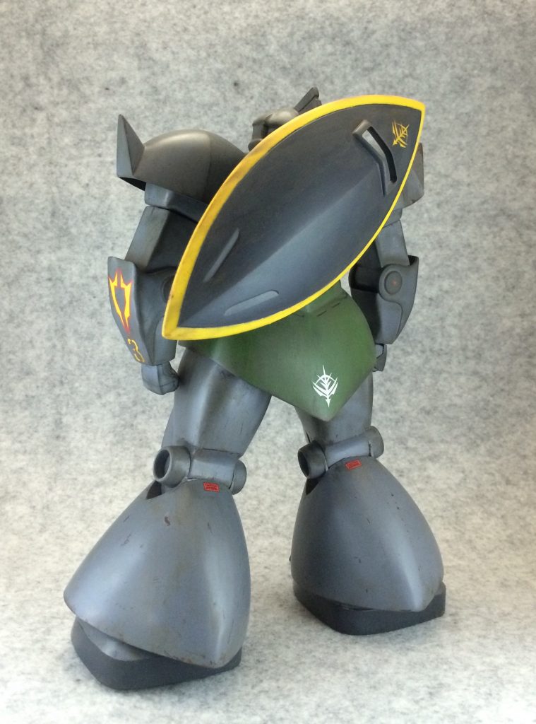 リアビュー腕と脚がドムなので、腕部にプロトタイプドムのデカールも難なく貼れました。