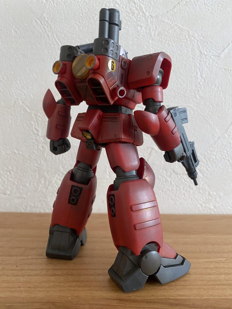 思い入れは全くない機体ですが、なかなかカッコイイスタイルです。