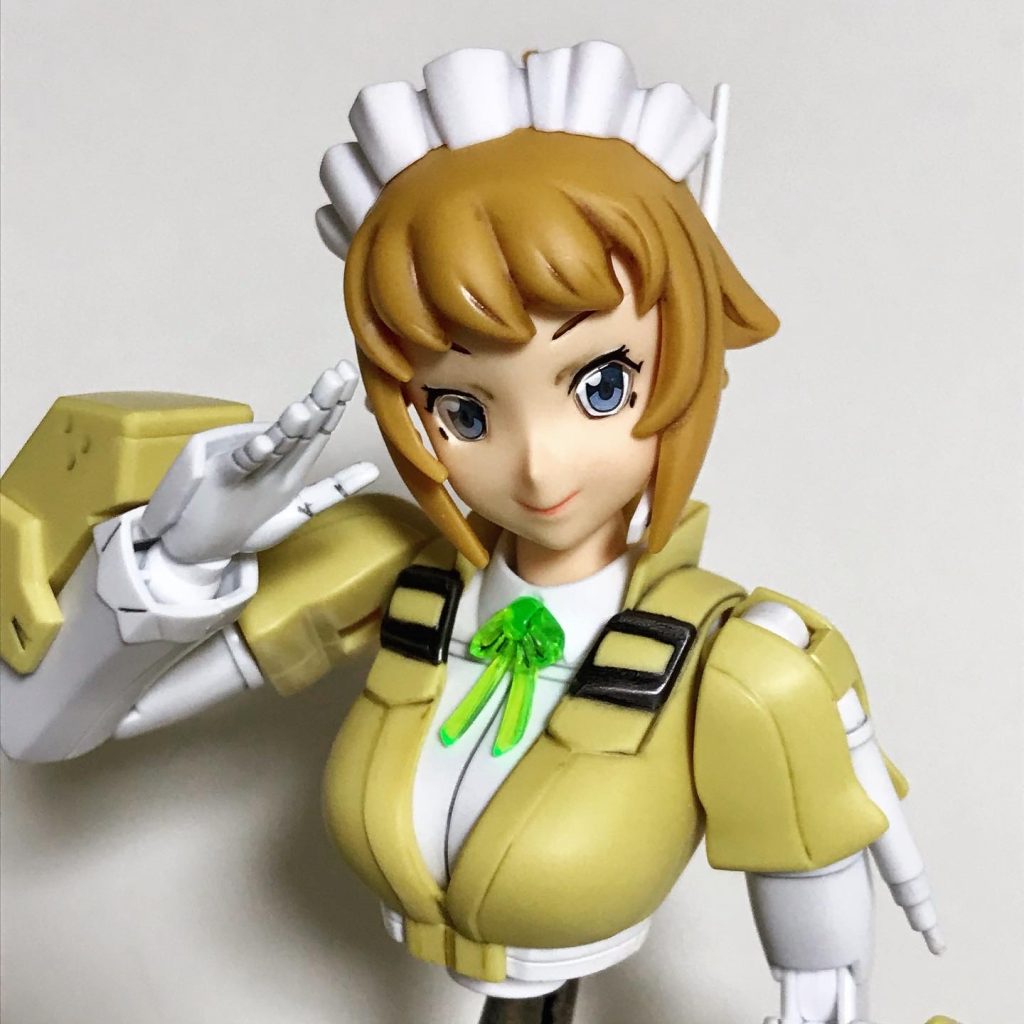 評判がイマイチな顔ですが、まつ毛のシールを使わず、塗装したら… 悪くないと思います(^^)前面はあと、肩のバックルをガンマカで塗ってあります。