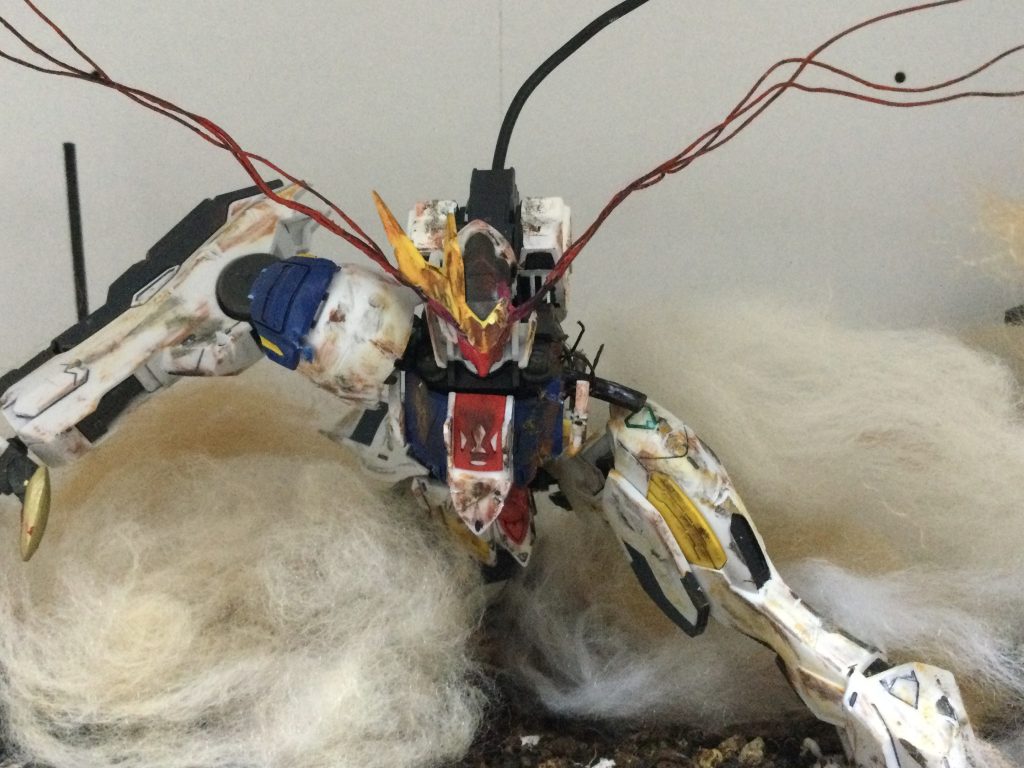  正面のアップ　　　　　　　　　　　　　　　　　　　　　　　　　　　        主に機体の表面にキズや火星おなじみの黄土色や茶色などの汚れを脚部を中心に施しました。  