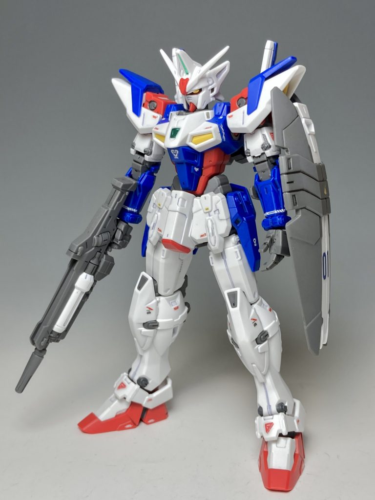 フロントビューです。今風の体型にリニューアルされていますね!素体なので、シンプルなデザインです。