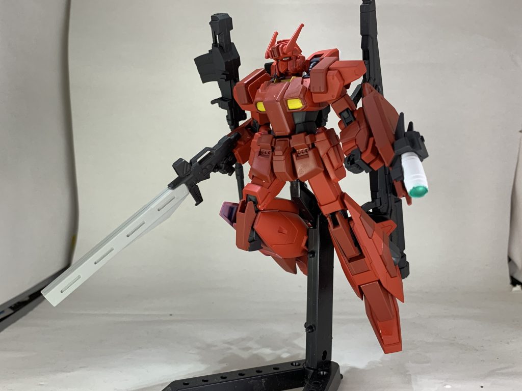 フォックスハウンドで使ったのは肩、頭のがわ、腕部の増加装甲とロングバレルビームライフルだけだったり。フォックスハウンドは散りゆく運命だったのだ……！