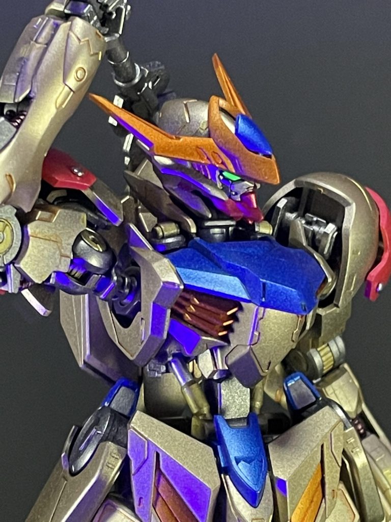 目は蛍光グリーンで塗装してます。ブラックライトに当てるとかなり光って綺麗です。