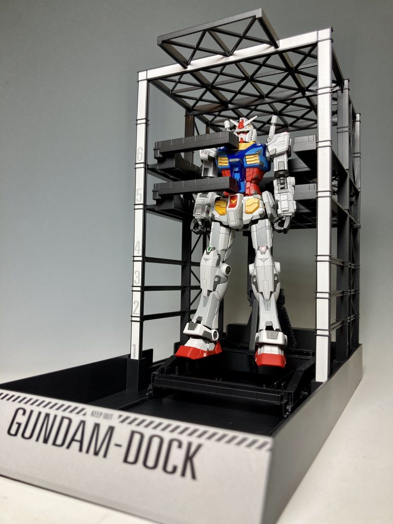 パチ組みですが、ガンダムドックも作りました。