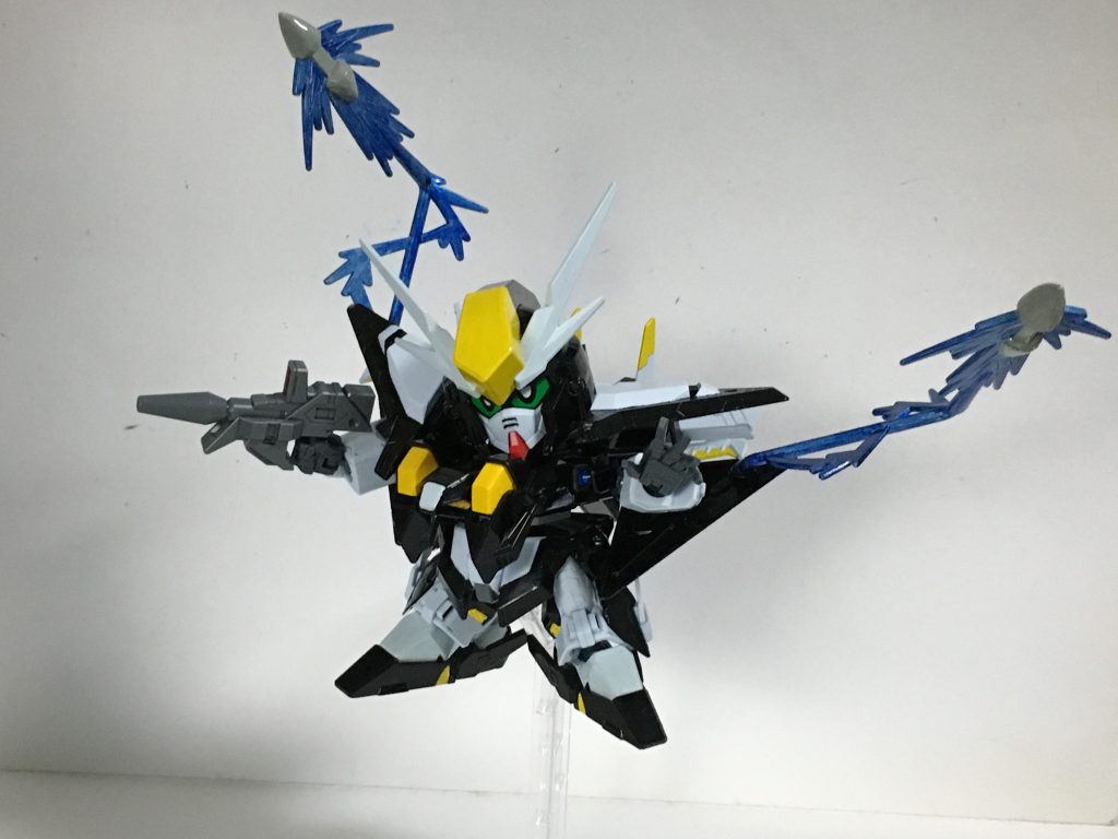 一番改修に困ったファンネルの肉抜き穴のパテ盛りは大変だった思い出です。