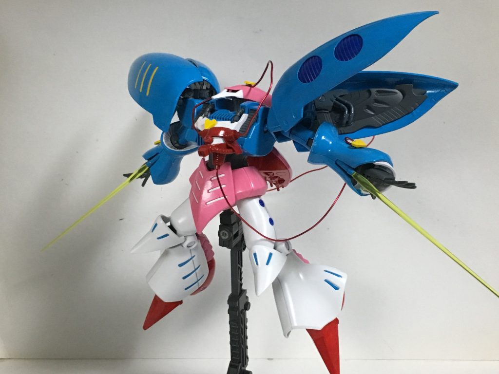 “ビーム・サーベル”唯一の近接武器でビーム・ガンと併用しても使われている。この武装がなくなると単体での攻撃手段がなくなる。