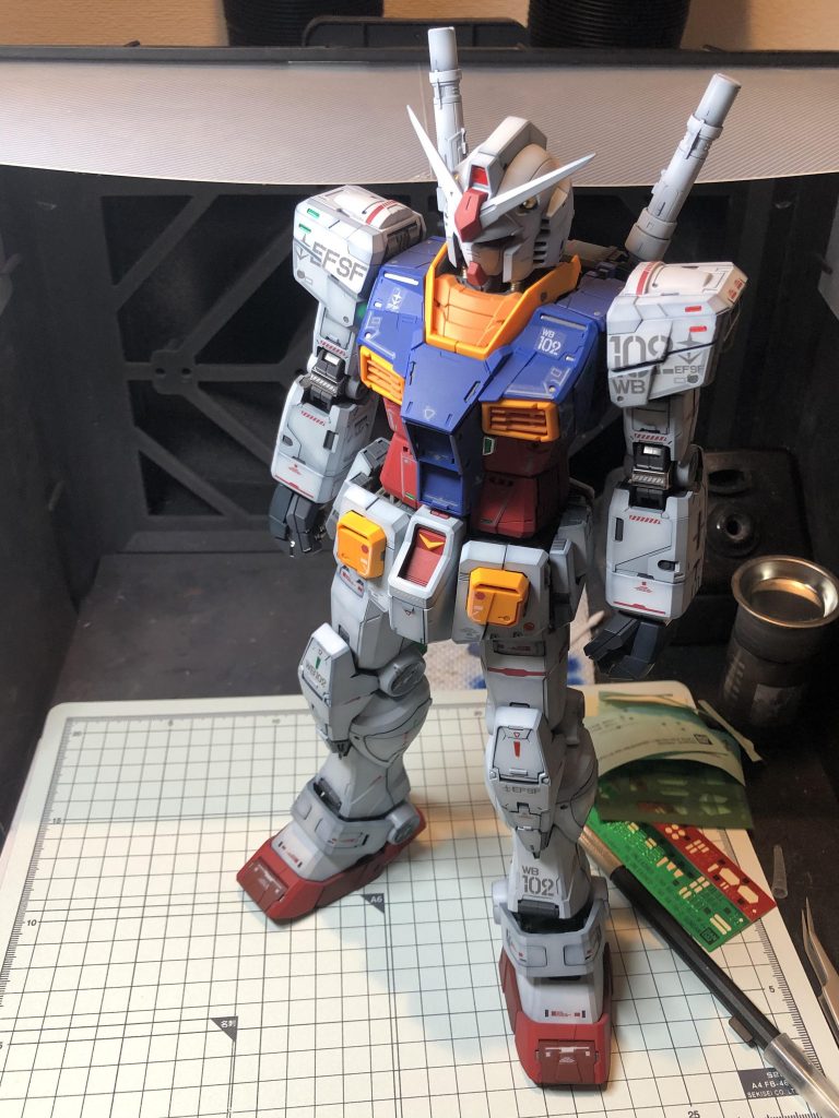 1/60はさすがの迫力。塗装ブースからはみだしています。