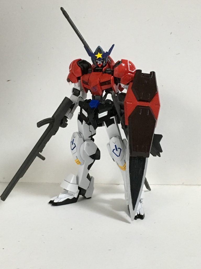 ロングライフルとグレイズシールドの両方を持たせてサザビーあるいはナイチンゲールっぽく仕上げてみました。というのも当時、トライエイジでナイチンゲールに三日月乗せるのがはまってたからですww