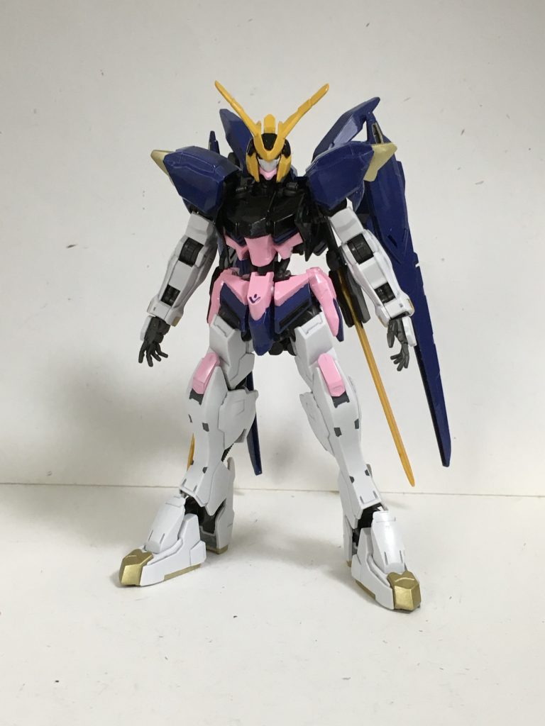 目立った改造箇所もなく、神子の特徴的な髪をイメージする為に、横に生えているアンテナを斜めにする為に一度カットしてB-18に接着しました。これで神子っぽくはなったかなと個人的に思ってます。