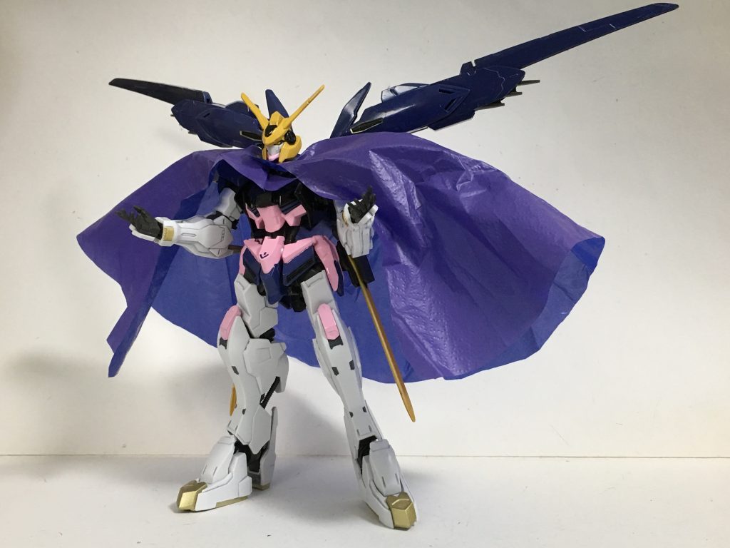 マントを付けてアクションをすると、神々しい感じになりました。