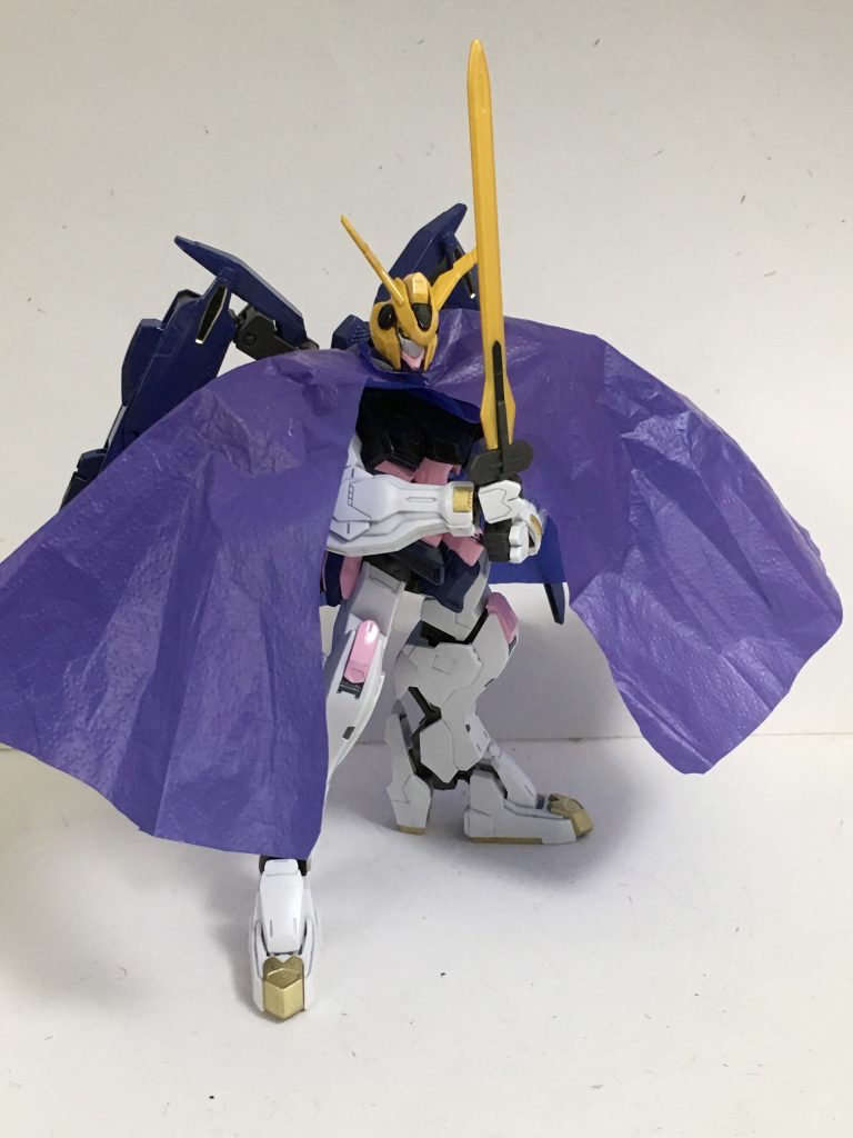 ちなみにこちらのバエルは、後に進化して、新たな機体に変わります。といっても武装を増やしたくらいですが、それらはまた後ほど紹介します。