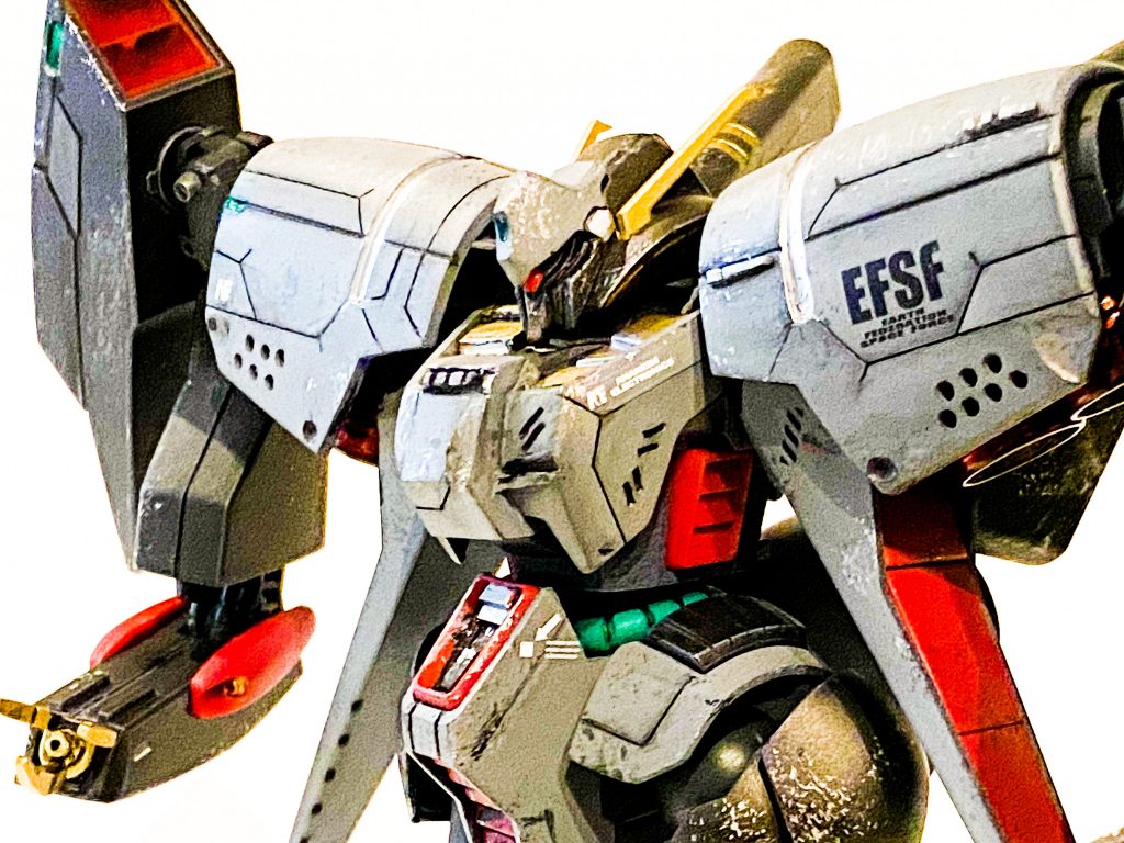 ハイメガ粒子砲の穴が空いてなかったのでパイプ入れたり。