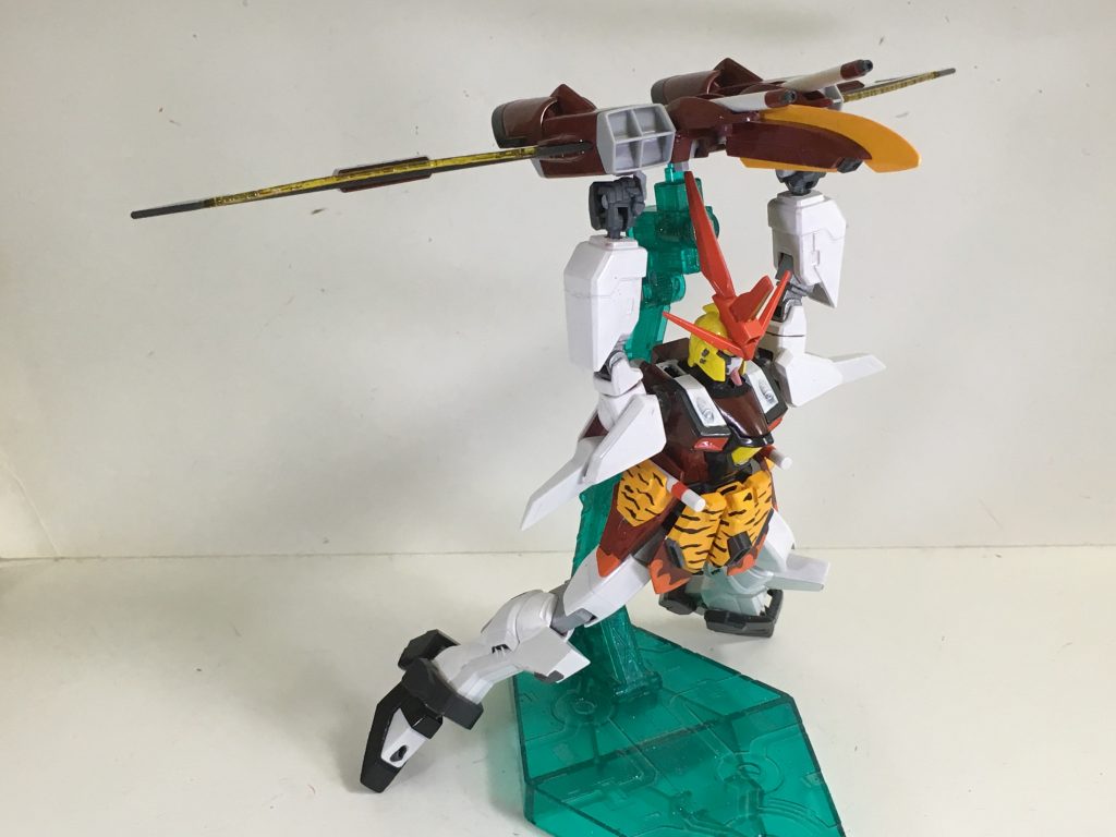 “ハイパーフォルティス ビーム砲”ファトゥム-01に備わっている遠距離用射撃。合体時はジャスティスの肩から狙撃可能。“ブレフィスラケルタ ビームサーベル”ファトゥム-01の先端部から展開されるビームサーベル。“グリフォン2 ビームブレイド”ファトゥム-01の両翼に備わっているカッター。