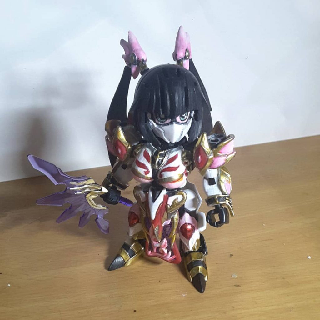 ピンクはアクリル絵の具(白)と水彩色鉛筆(ピンク+赤)で着色されており、グラデーションカラー効果を出すために非環式色を使用したのは初めてです。