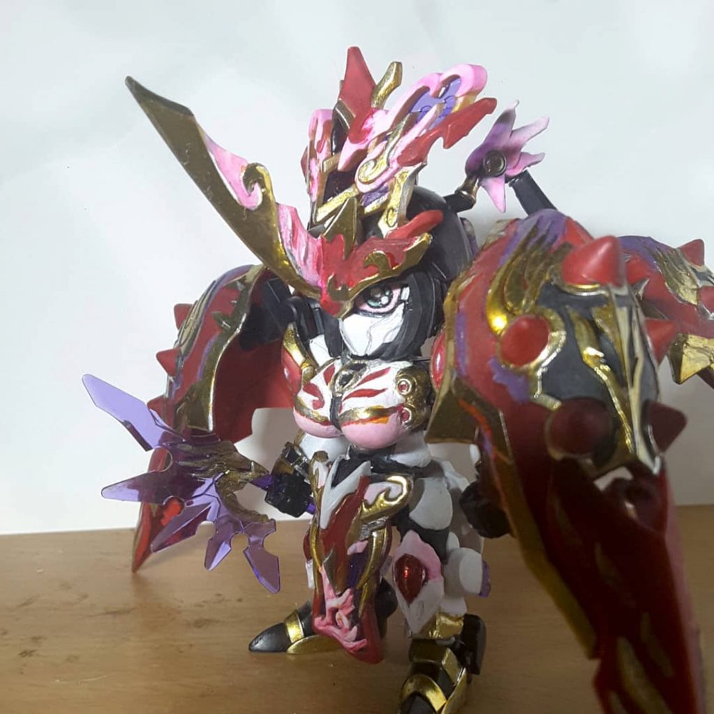 これは色だけでなく外観も含み、足の可動性を改善しました