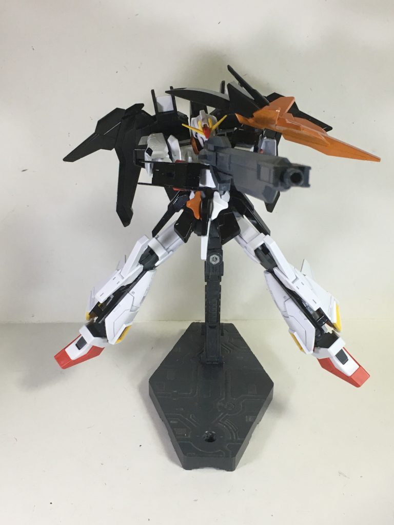 “ロングライフル”Zの新武装であり、ビームライフルを更に発展させた長距離用武装。弾速、威力ともに優秀であるが、連射ができないのと取り回しがしづらいという欠点があるため、支援用である。