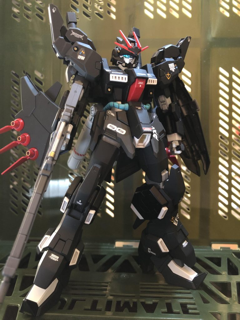 トーリスリッター零式かつてジオンとアナハイムにより開発されたトーリスリッター、とんでもブラックボックス的機能を排除し近代改修、サイコミュを搭載しロンドベル治安維持遊撃部隊の特殊戦略作戦室機動9課所属ウィザード級NT、マサキ.ハヤト少佐の新たな機体となる。という妄想✨