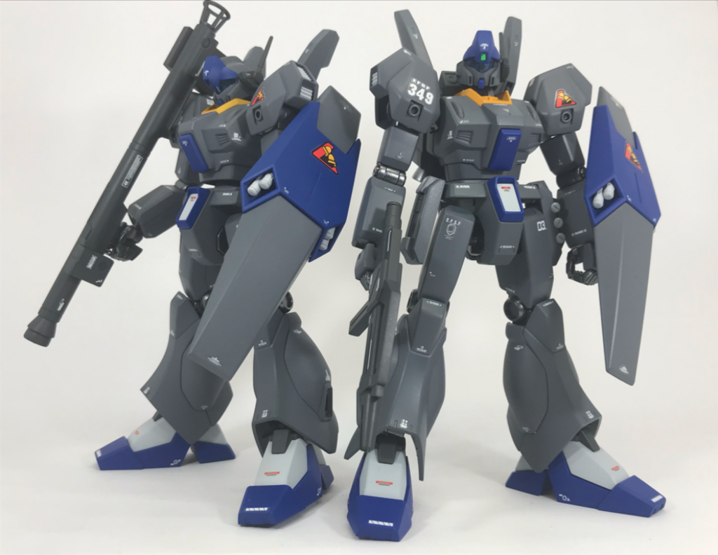 僚機同士のツーショットです。やはり量産機は複数あるとカッコイイですな〜