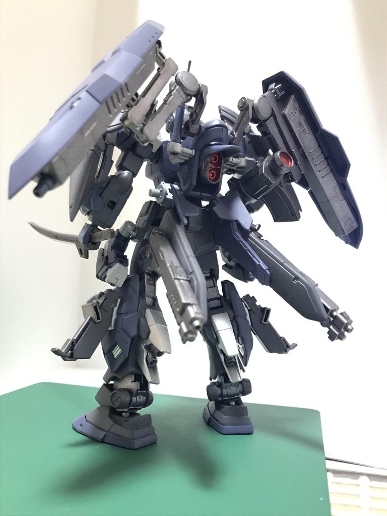 背面からプロペラントタンク内に磁石を仕込んでショットガンをマウント可能に