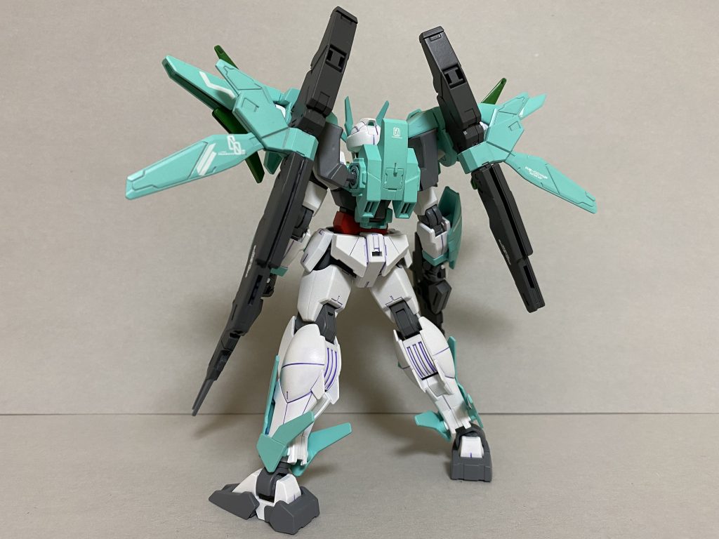 アームドウイングバインダーのデカールがお気に入りスミ入れはホワイト部分がライトパープル、グリーン部分はベージュぽい色でやりました